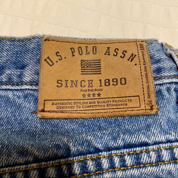 Vintage High Waisted US Denim Shorts - Picture 4 of 13